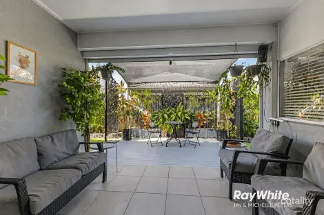 Property photo of 4 Preston Newport QLD 4020