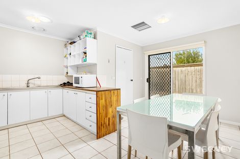 Property photo of 2/18A Minogue Crescent Hoppers Crossing VIC 3029