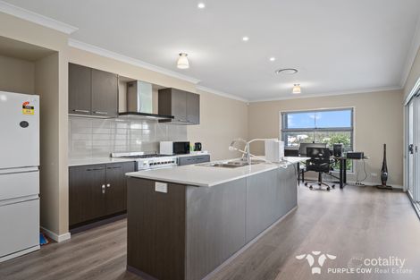 Property photo of 10 McKivat Drive Springfield Lakes QLD 4300