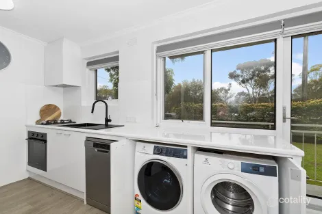 Property photo of 2/1555 High Street Glen Iris VIC 3146