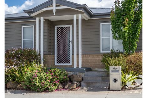 Property photo of 66 Coach Circuit Pakenham VIC 3810