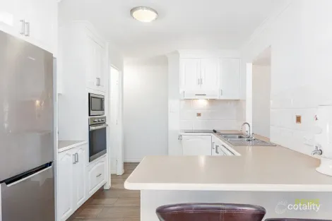 Property photo of 2 Bowerbird Avenue Eli Waters QLD 4655
