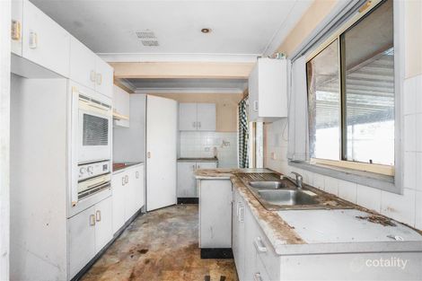 Property photo of 15 Tangaloa Crescent Lethbridge Park NSW 2770