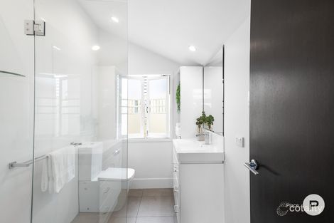 Property photo of 434 Bennetts Road Norman Park QLD 4170