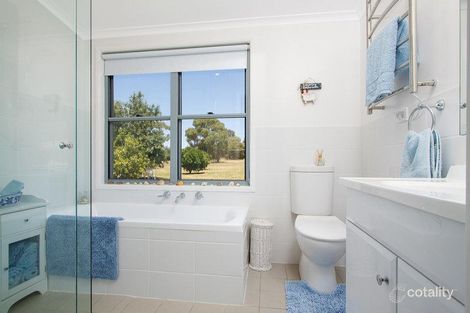 Property photo of 19 Benedict Avenue San Isidore NSW 2650