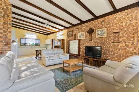 26 Helsham St, Point Vernon, QLD 4655