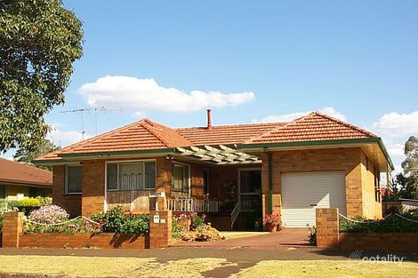 4 Warwick St, Harristown, QLD 4350