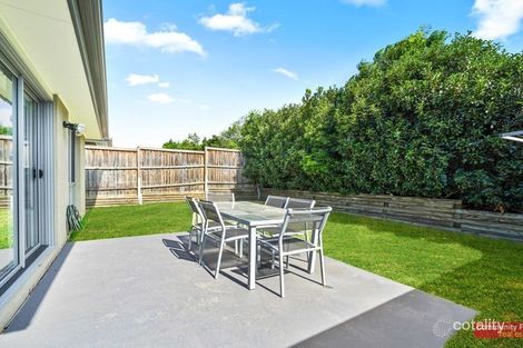 Property photo of 11 Sovereign Circuit Glenfield NSW 2167