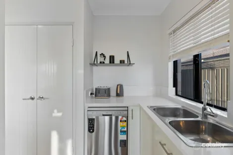 Property photo of 167 Lagoon Drive Yanchep WA 6035