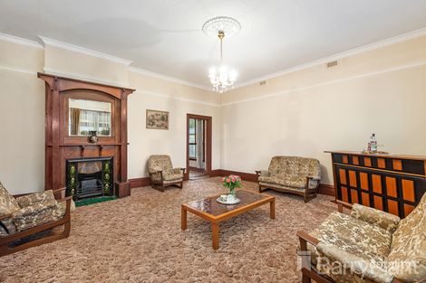 Property photo of 221 Waverley Road Mount Waverley VIC 3149