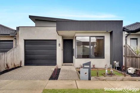 Property photo of 6 Coco Drive Mickleham VIC 3064