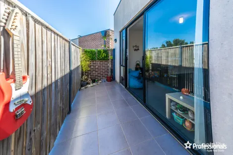 Property photo of 27/9 Petrea Place Harkness VIC 3337