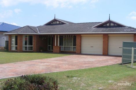 8 Colonial Cres, South West Rocks, NSW 2431