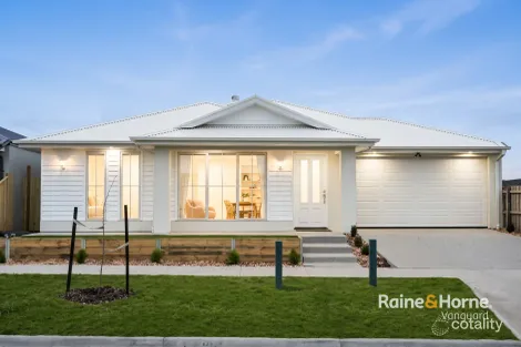 212 Olivers Rd, Mickleham, VIC 3064