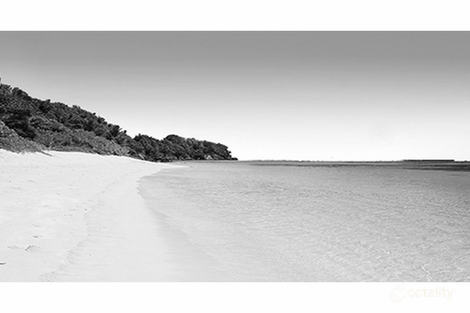 2 Ross St, Coochiemudlo Island, QLD 4184