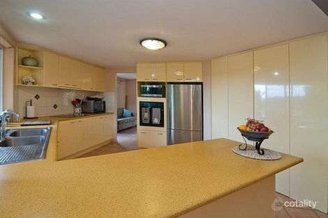 Property photo of 2 Mayfair Place Stretton QLD 4116