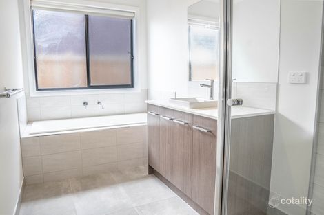 Property photo of 49 Encore Boulevard Cranbourne South VIC 3977