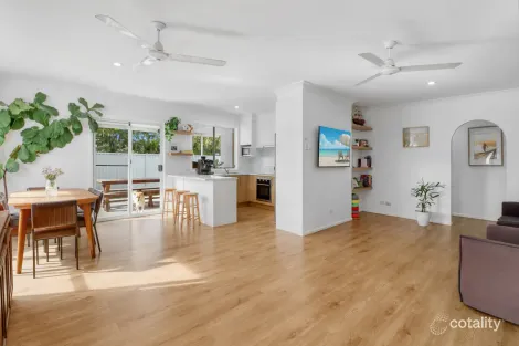 1/15 Menzies Dr, Pacific Paradise, QLD 4564