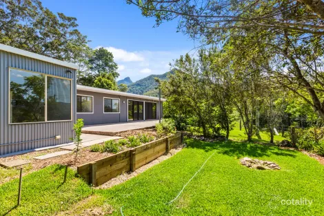 15-17 Tarcoola Lane, Uki, NSW 2484