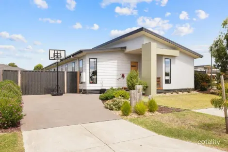 Property photo of 111 Pembrey Loop Cowes VIC 3922