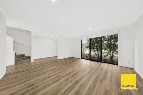 Property photo of 24 Lucca Walk Mernda VIC 3754