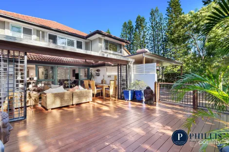 Property photo of 2/19 Santa Barbara Road Hope Island QLD 4212