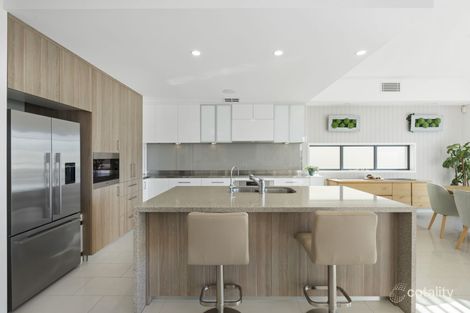 Property photo of 32 Onshore Place Helensvale QLD 4212