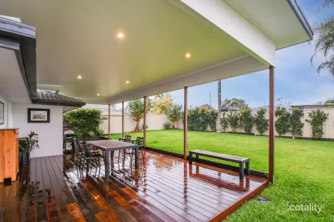 Property photo of 40 Lurnea Crescent Mountain Creek QLD 4557