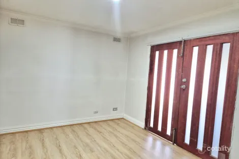 Property photo of 10 James Cook Drive Cranbourne VIC 3977