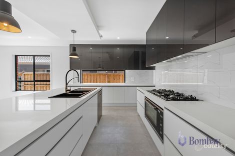 Property photo of 9 Rhubarb Place Mickleham VIC 3064