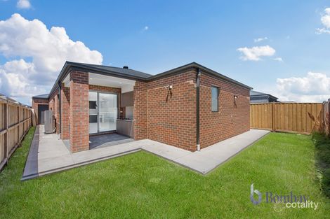 Property photo of 9 Rhubarb Place Mickleham VIC 3064