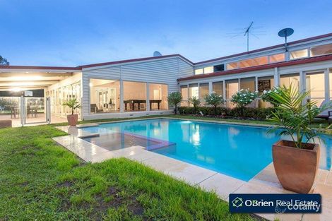 Property photo of 8 Aranmore Crescent Narre Warren North VIC 3804