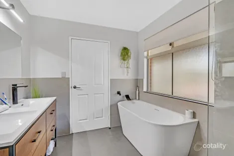 Property photo of 13 Heritage Close Leschenault WA 6233
