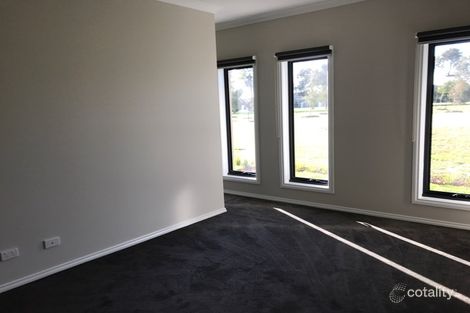 Property photo of 3 Frogmores Street Pakenham VIC 3810