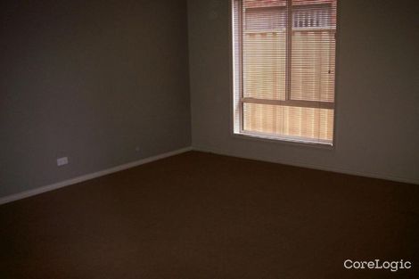 Property photo of 20 Wattlepark Street Caroline Springs VIC 3023