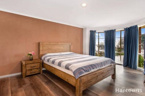 Property photo of 5 Gwendoline Drive Berwick VIC 3806
