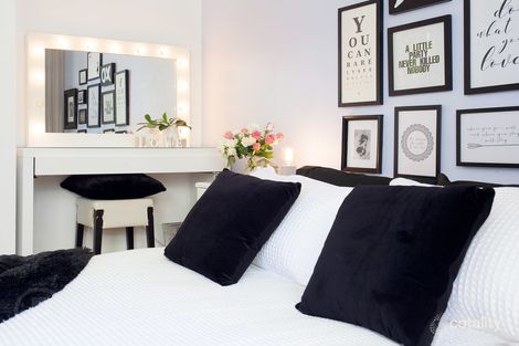 Property photo of 2/15 Goodwin Street Kangaroo Point QLD 4169