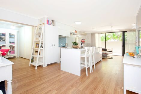 Property photo of 2/15 Goodwin Street Kangaroo Point QLD 4169