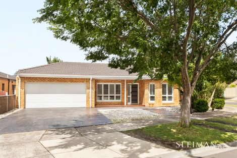 4 Omarama Way, Taylors Hill, VIC 3037