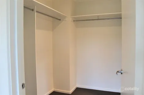 Property photo of 7 Beech Street Drouin VIC 3818