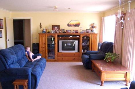 Property photo of 18 Dunn Crescent Langwarrin VIC 3910