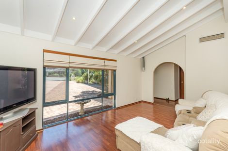 Property photo of 5 Brompton Place Alexander Heights WA 6064