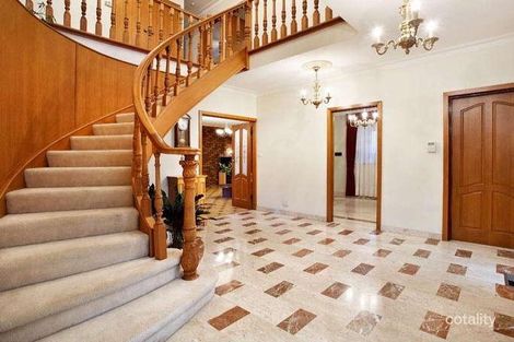 Property photo of 52 Hampshire Road Doncaster VIC 3108