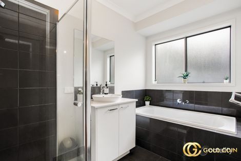 Property photo of 22 Reynard Place Cranbourne East VIC 3977