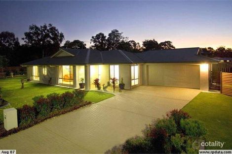 16-18 Bondi Ct, Sandstone Point, QLD 4511