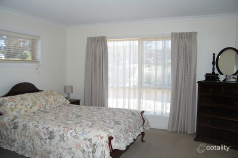 Property photo of 55 Manikato Drive Drouin VIC 3818
