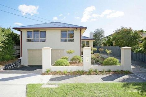 Property photo of 15 St Marks Close Dingley Village VIC 3172