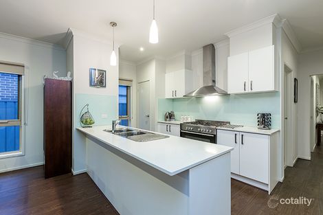 Property photo of 11 Vintage Way Caroline Springs VIC 3023