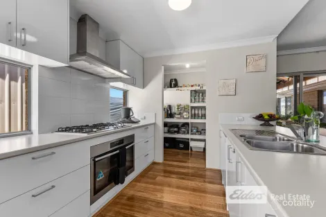 Property photo of 8 Hazelgrove Crescent Millbridge WA 6232