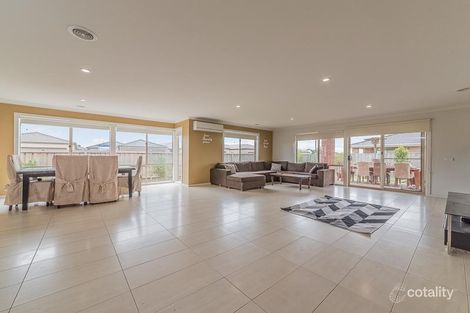 Property photo of 18 Celsius Drive Cranbourne North VIC 3977